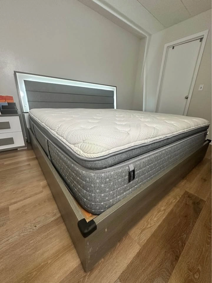 King bed for the whole family - photo 2