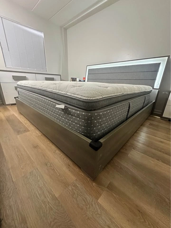 King bed for the whole family - photo 3
