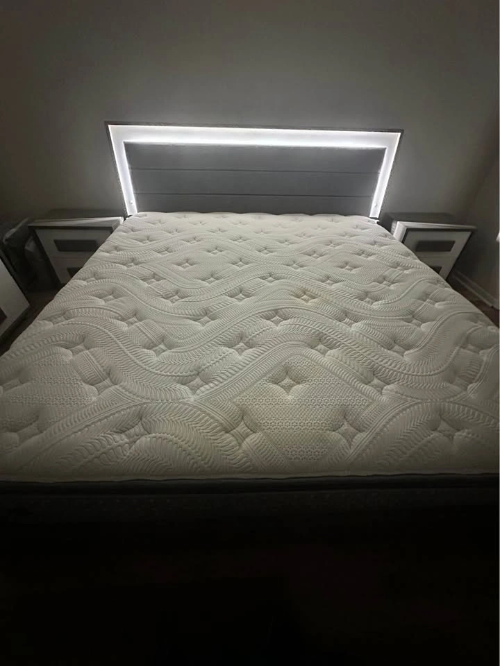 King bed for the whole family - photo 5
