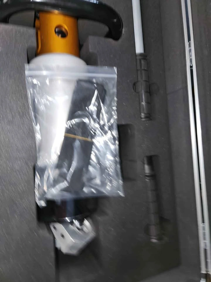 Hand powered hydraulic vehicle extrication tool with carry case - photo 3