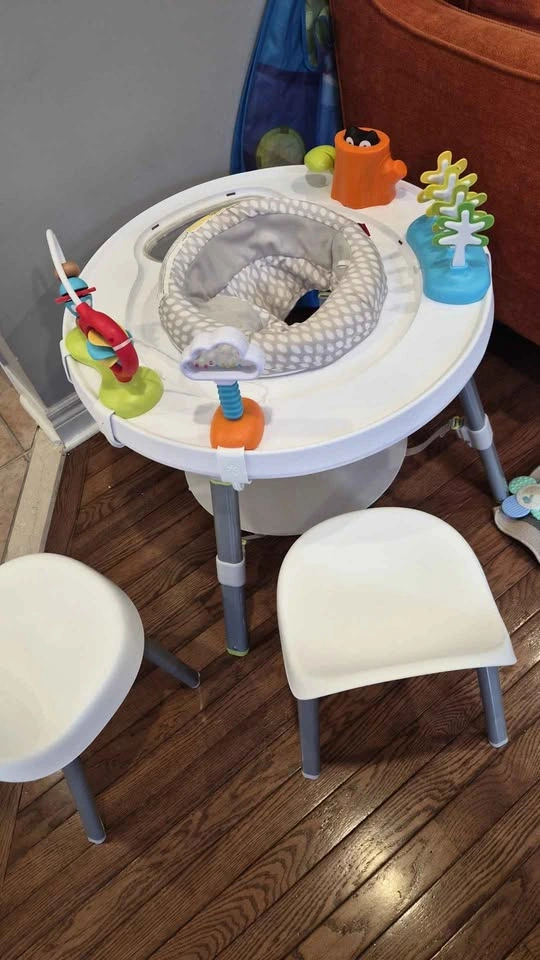 Skip Hop Baby Activity Center + 2 chairs - photo 2