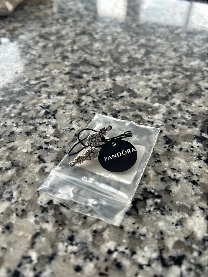Pandora Sterling Silver Daisy Earrings (Brand New With Tags)