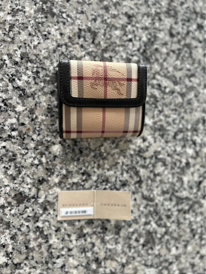 Authentic Burberry Wallet - photo 2