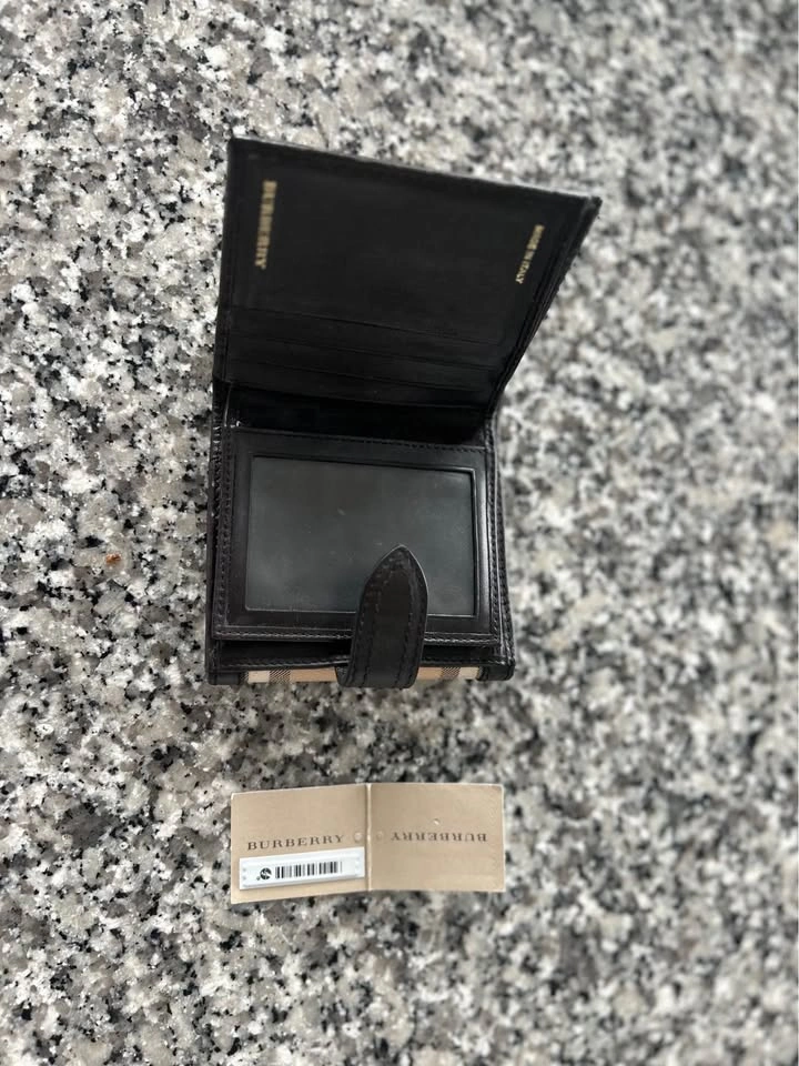 Authentic Burberry Wallet - photo 3