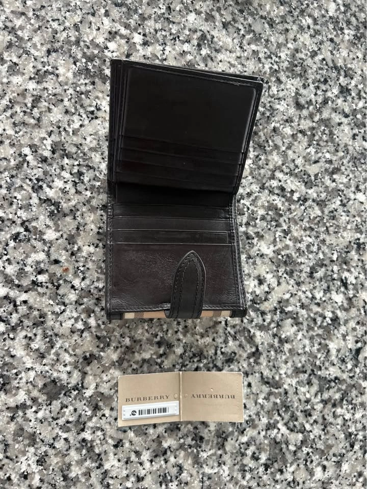 Authentic Burberry Wallet - photo 4