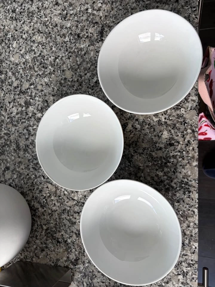 Williams Sonoma Honeycomb Cereal Bowls (set of 3) - photo 3