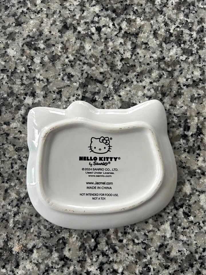 6x4.5 in Hello Kitty Decorative Tray - photo 2