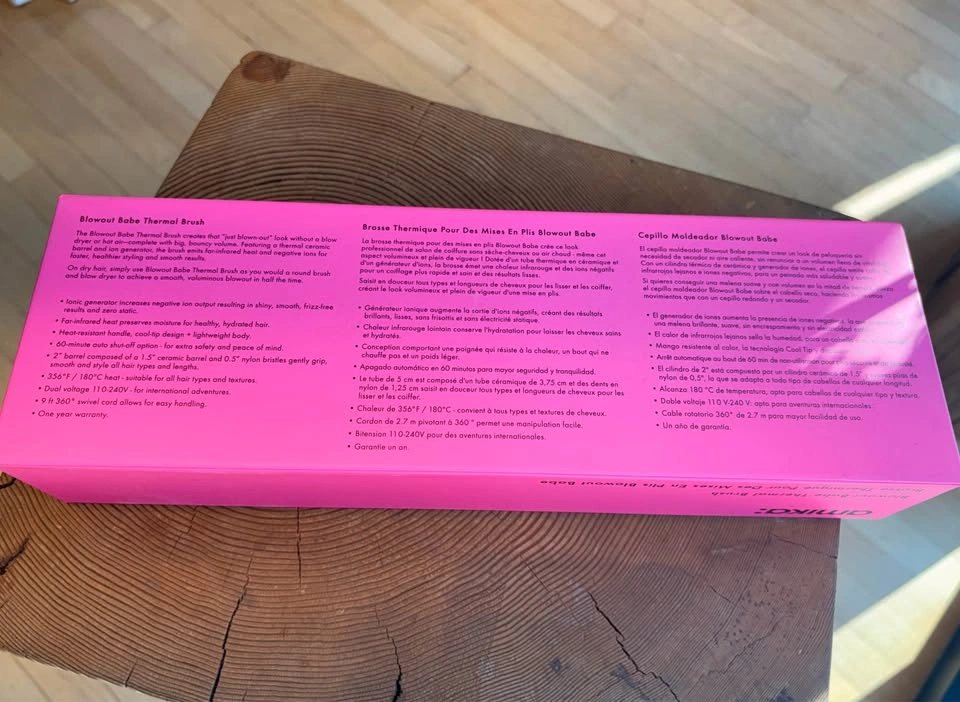 New in box Amika Blowout Babe Thermal Brush - photo 3