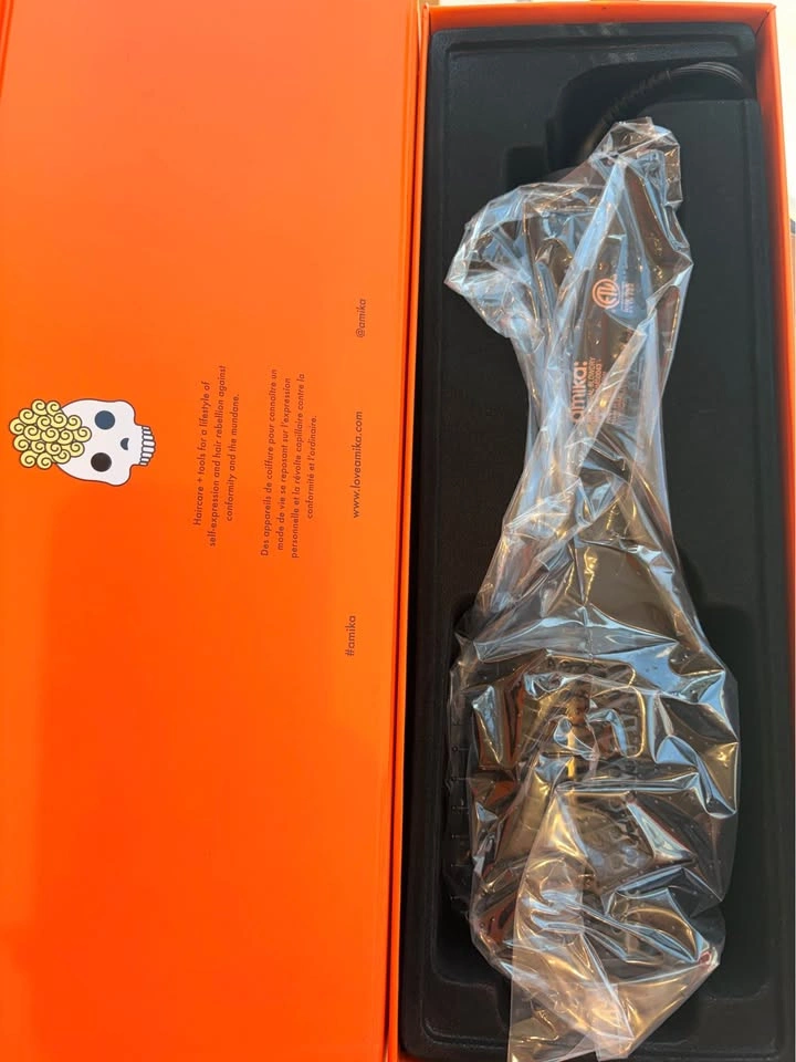 New in box Amika Hair 2.0 Blow Dryer Brush - photo 3
