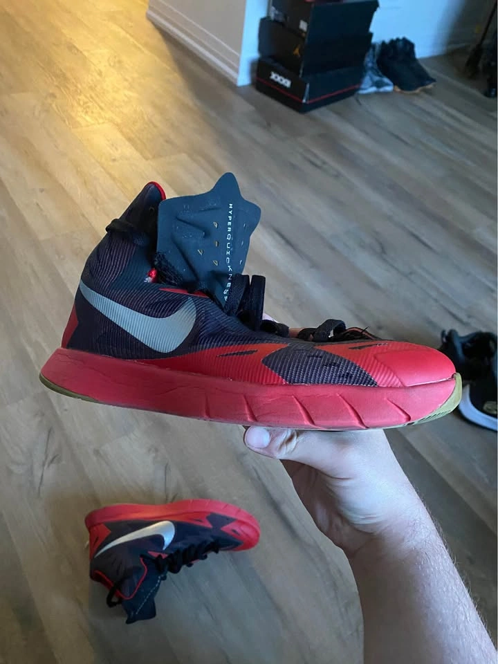 Nike Sneakers size 8.5 - photo 2