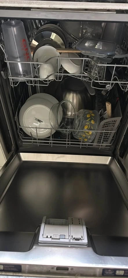 Bosch Ascenta Stainless Steel Dishwasher – Works Perfectly - photo 2