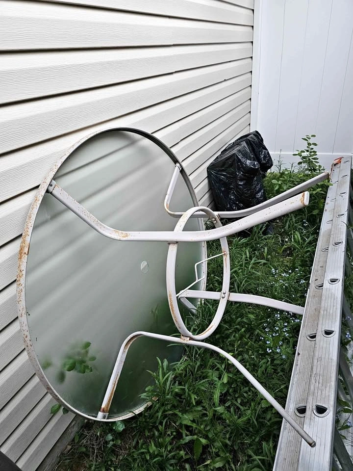 FREe patio table