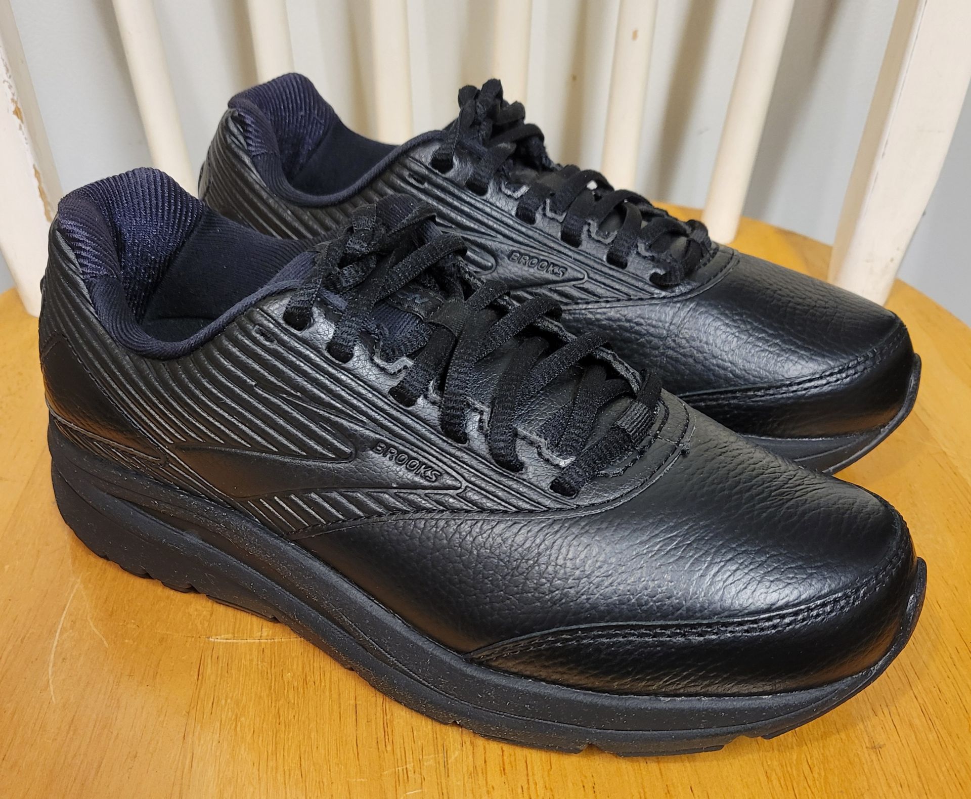Brooks Addiction Walker 2 Women's Black Shoes Size 7.5 M NEW