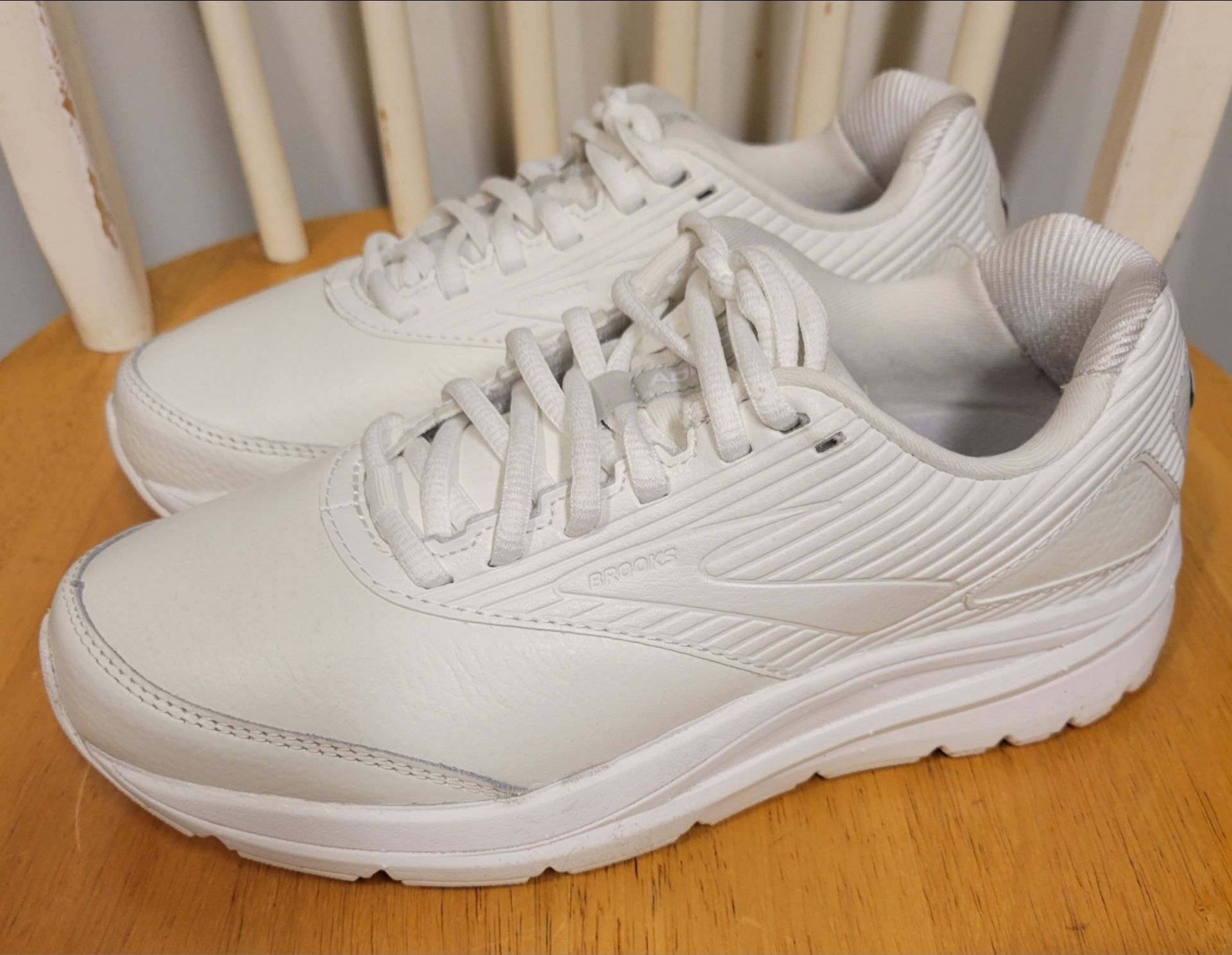 Brooks Addiction Walker 2 Women's White Shoes Sneakers Size 7.5 - photo 2