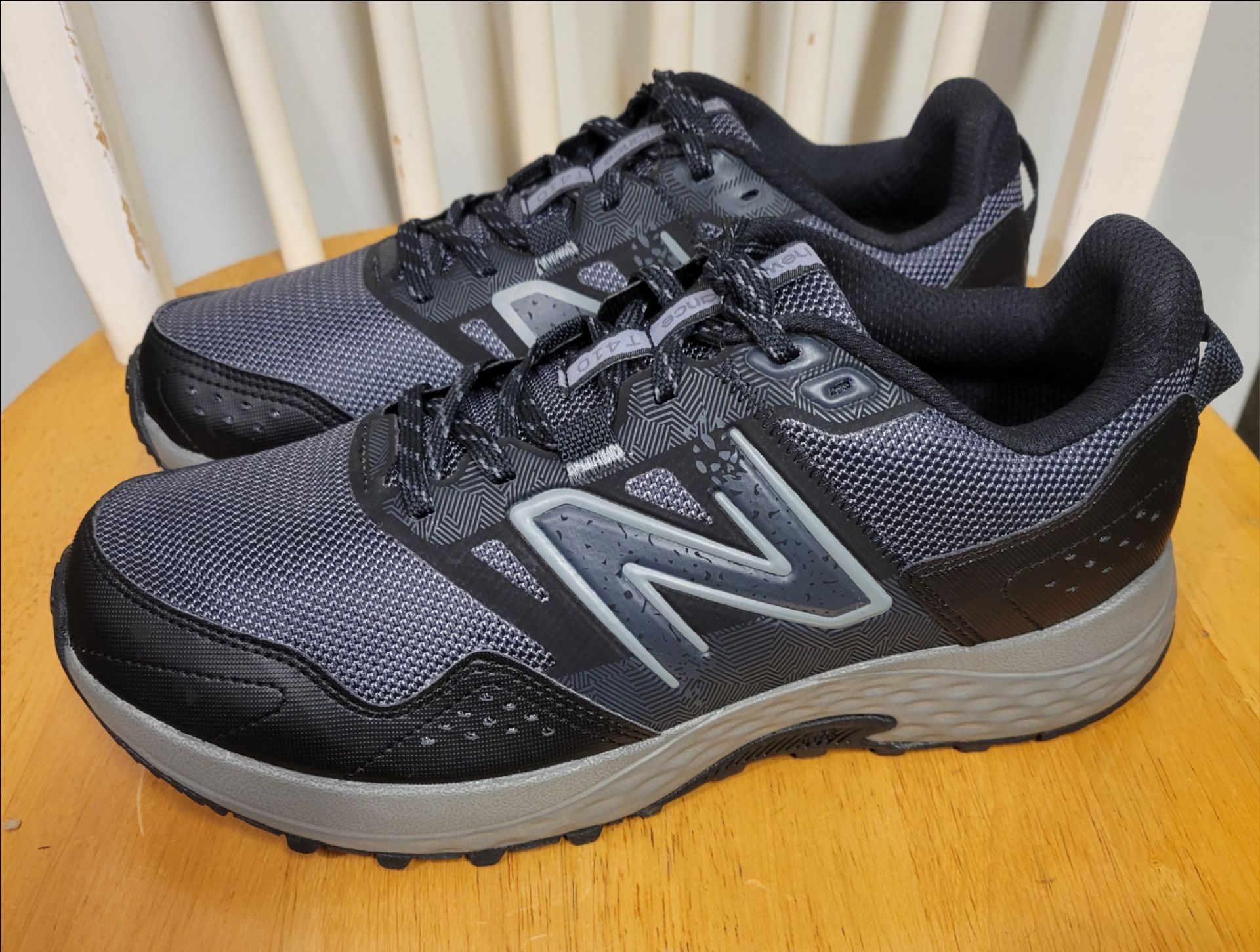 New Balance 410v8 Trail Running Shoes Black Grey Mens 9 4E - photo 2