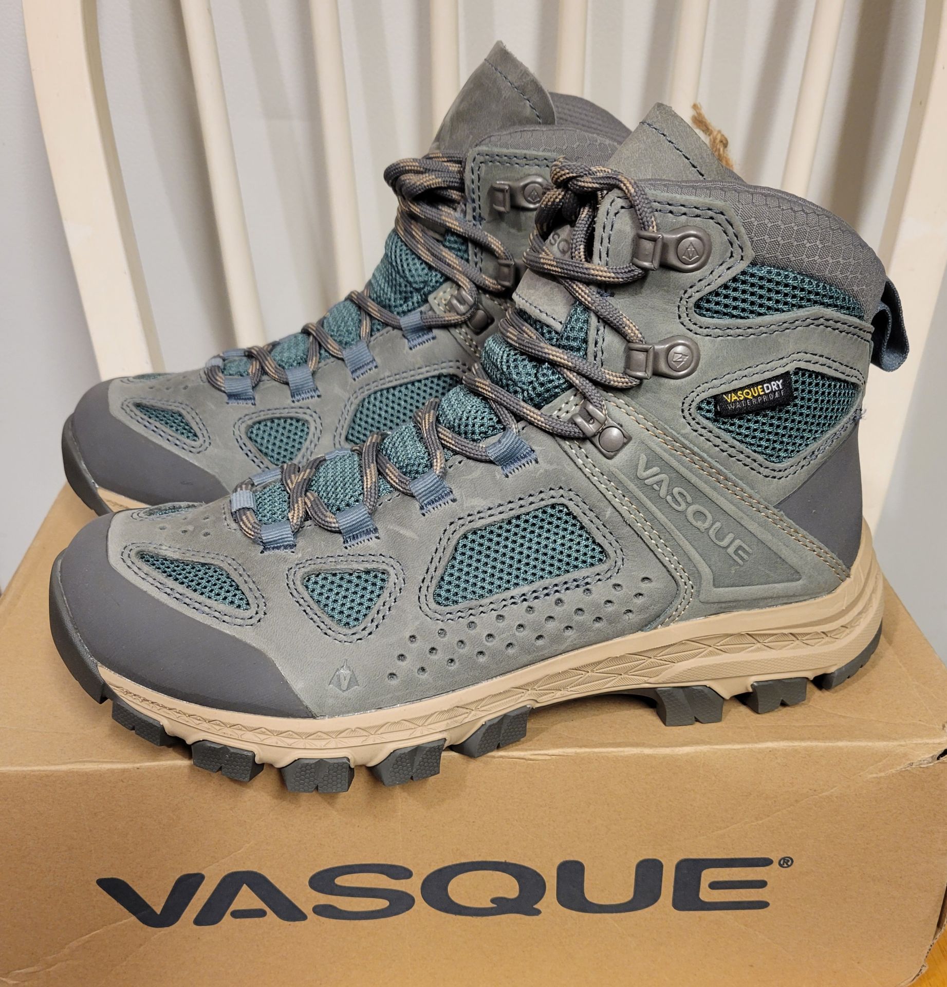 Vasque 7553 Breeze Women's Waterproof Hiking Boots Size 8 NEW - photo 2