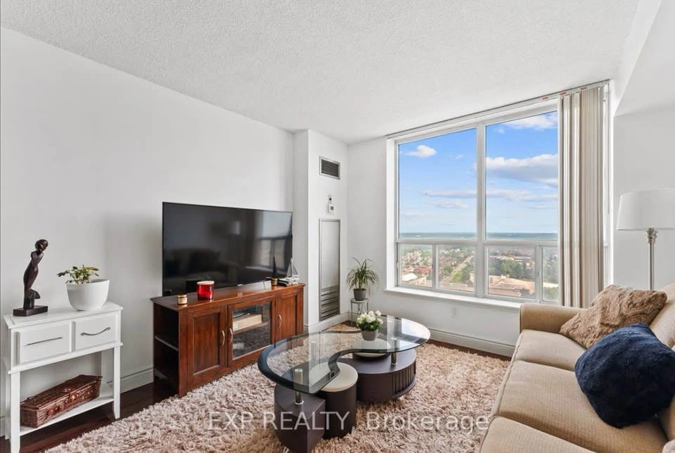 2 Beds 2 Baths - Apartment - photo 4