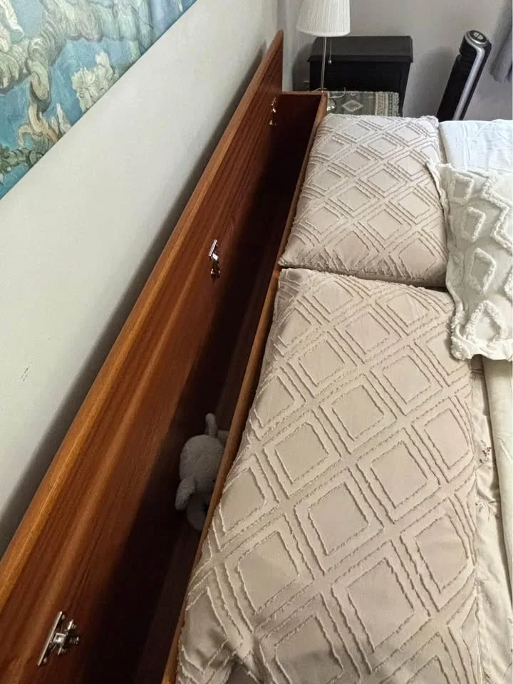 Teakwood California King Size Bed image indicator(2)