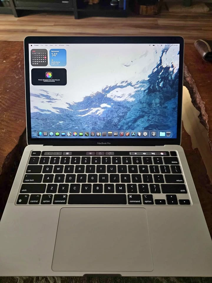 Macbook pro M2 touchbar