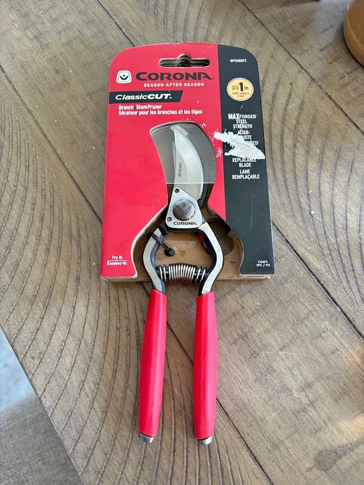 Corona ClassicCUT BP15180 Bypass Pruner - Brand New