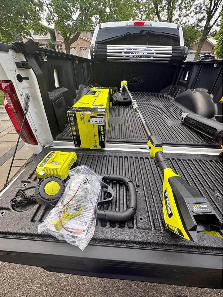 NEW Ryobi 40V HP Brushless 17" String Trimmer Kit
