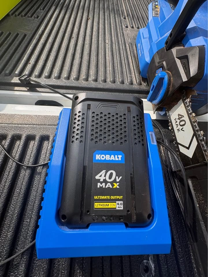 Like New Kobalt 40V Max 14" Brushless Chainsaw - photo 2