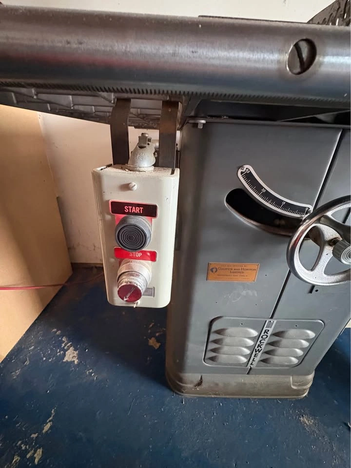 Rockwell Delta 10" Unisaw Cabinet Table Saw (3-Phase) - photo 4