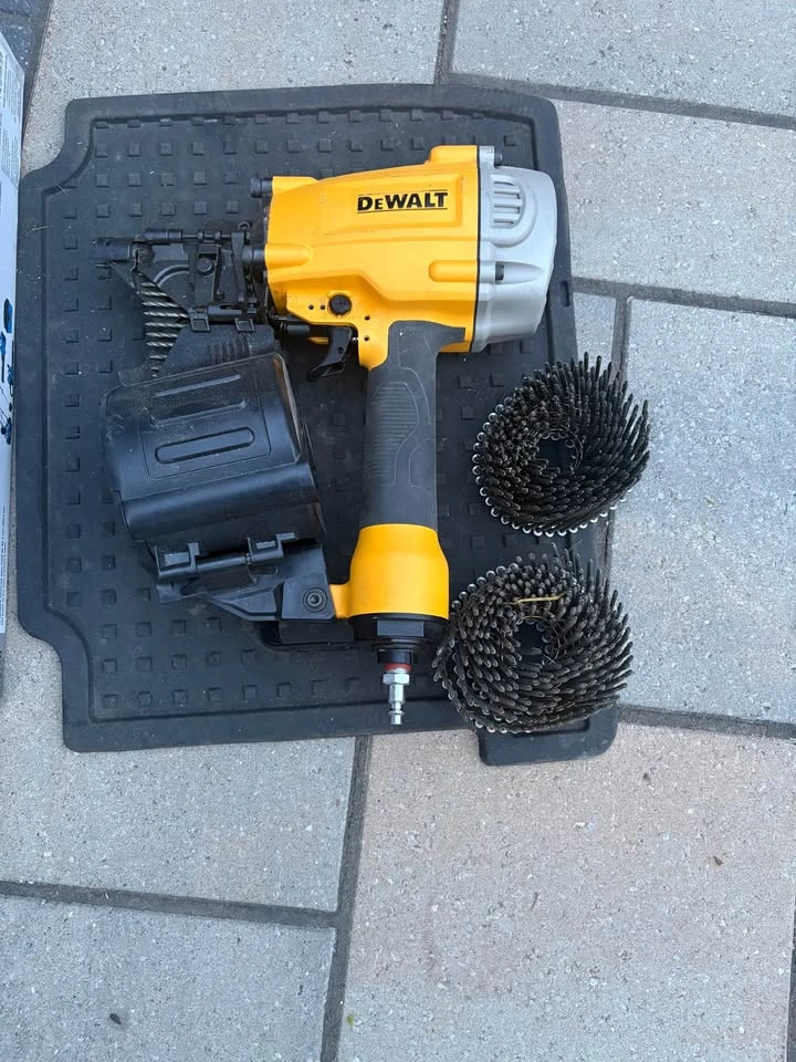DEWALT DWF83C 15° Pneumatic Coil Framing Nailer - photo 3
