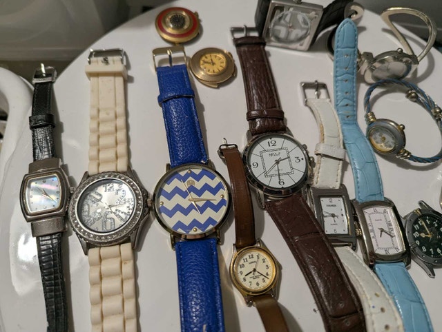 Bundle of Watches - photo 2