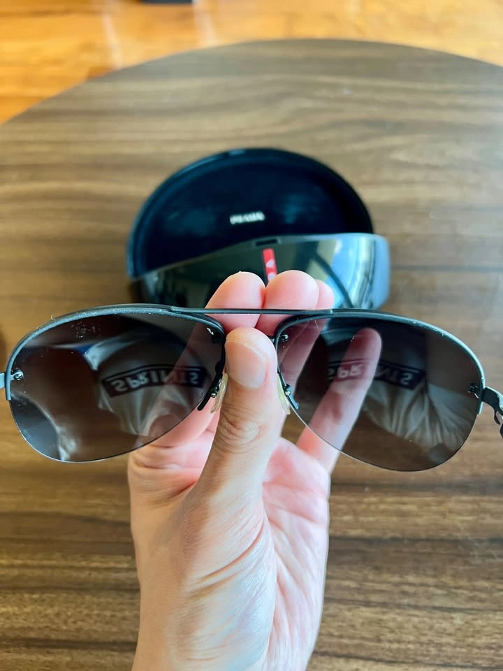 PRADA POLARIZED Aviator Sunglasses Black Metal Frame - photo 4
