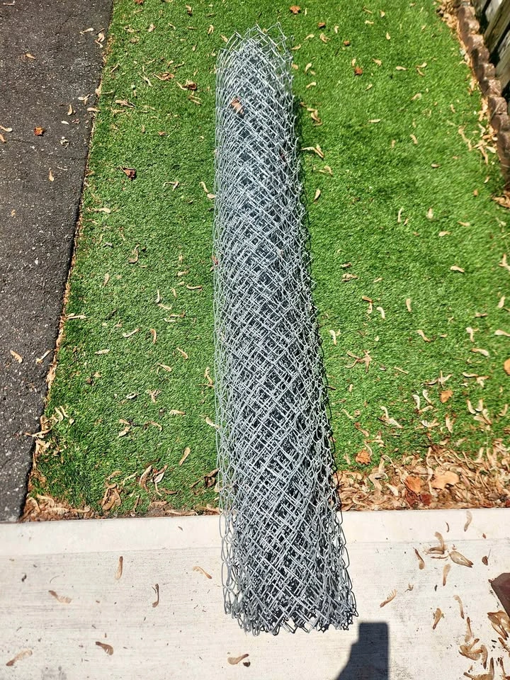 NEW! Chain link face