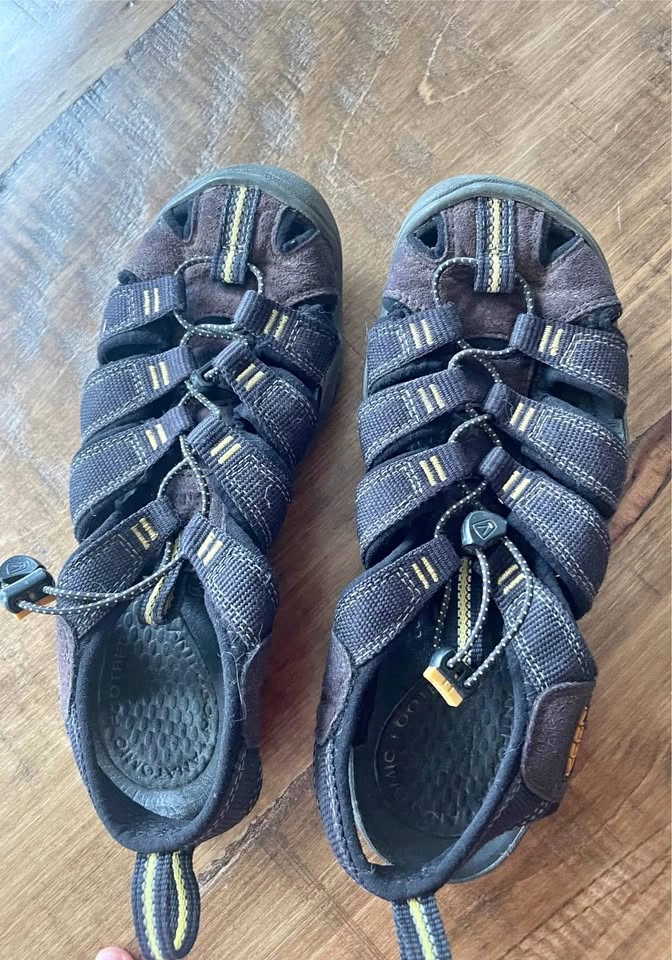 Youth sizes 2, 4, 5 - $20/pair keen outdoor sandals