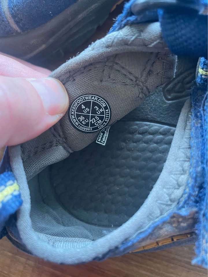 Youth sizes 2, 4, 5 - $20/pair keen outdoor sandals - photo 3