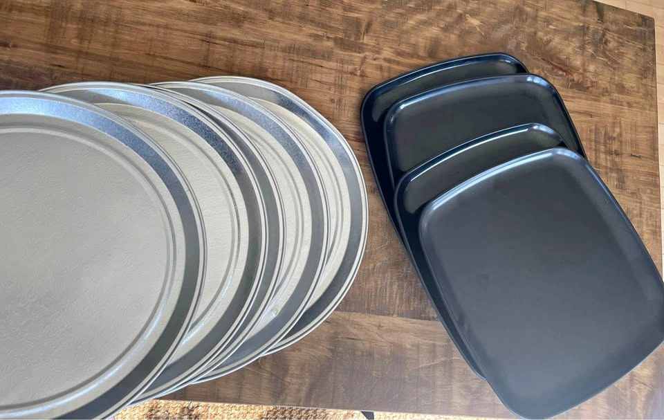 14-16” NEW 5 aluminum, 4 black plastic, 2 clear serving plates