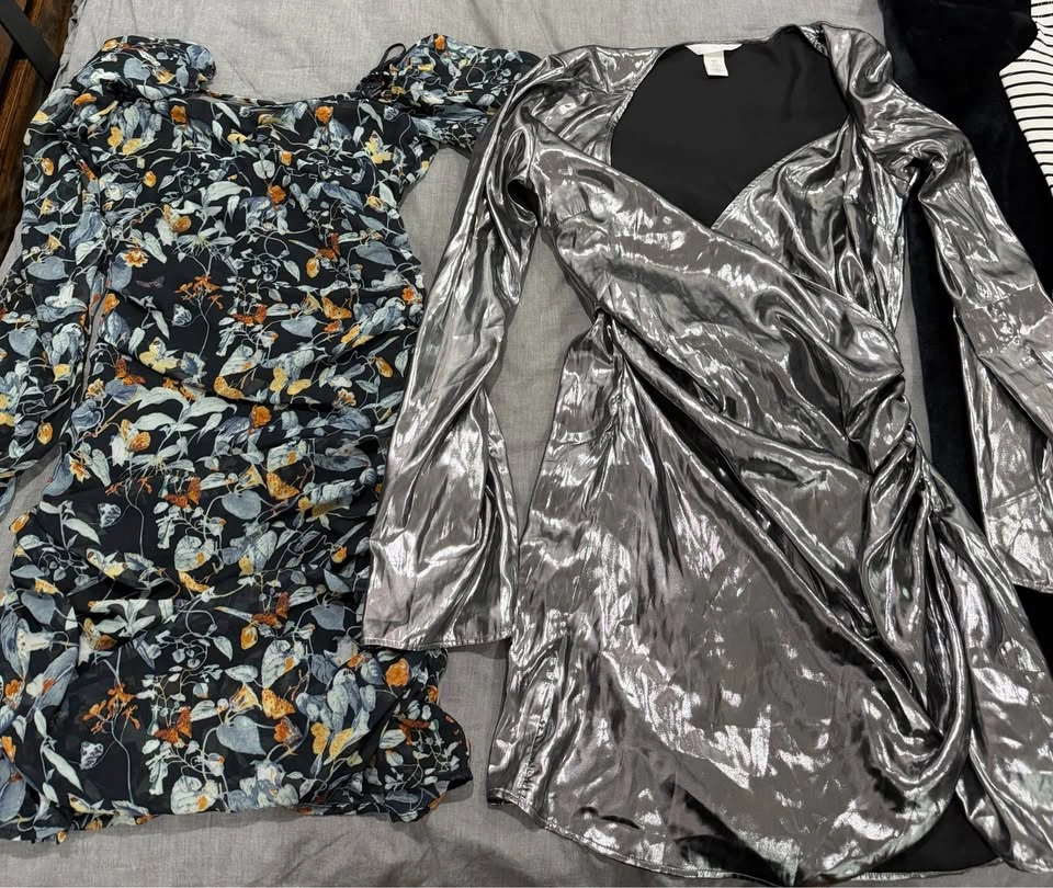 Lot of 4 Women's Dresses - photo 2