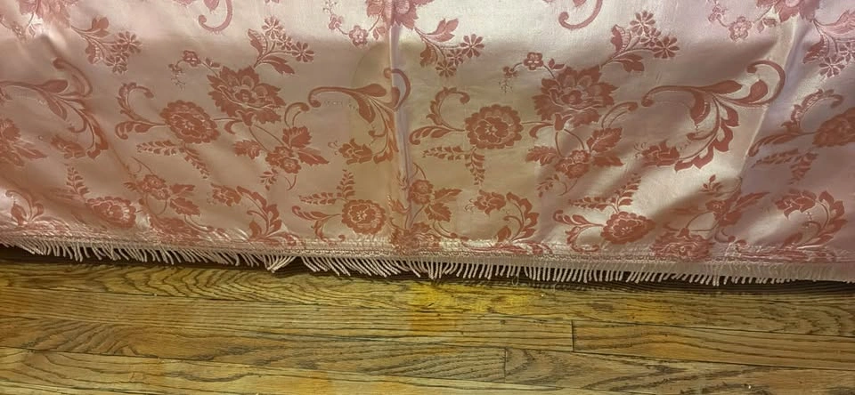 Vintage satin bed cover - photo 3