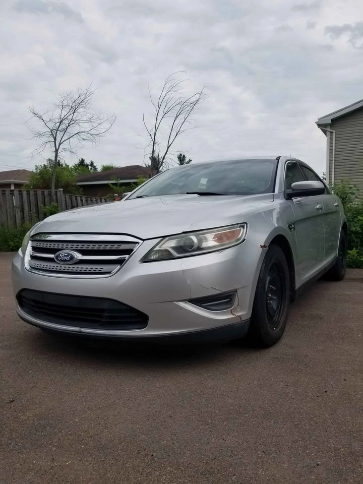 2011 Ford taurus SEL - photo 2