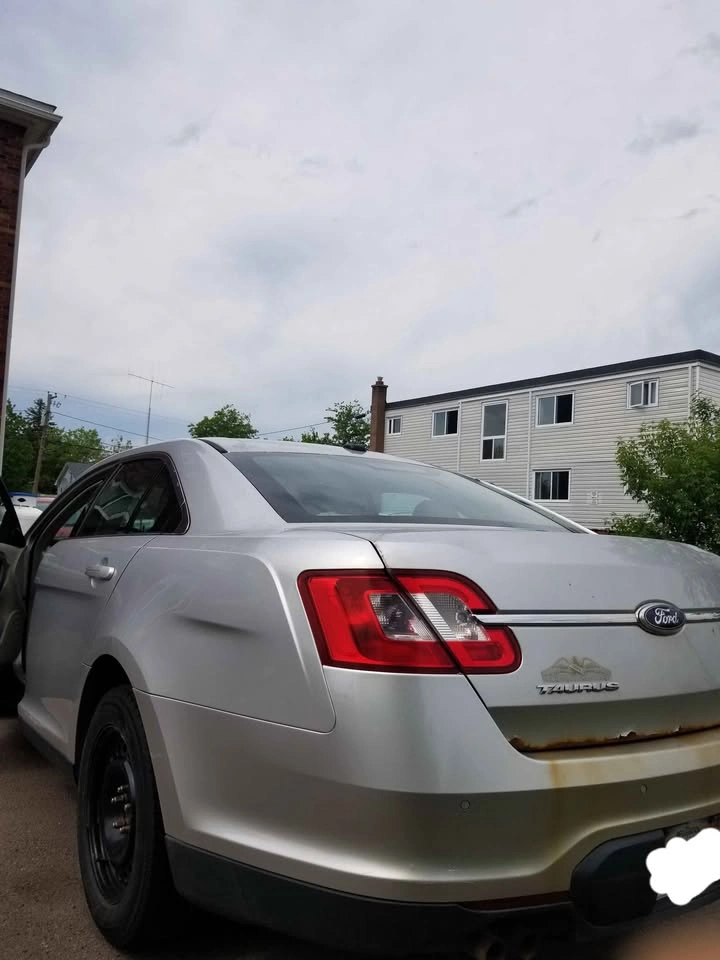 2011 Ford taurus SEL - photo 3