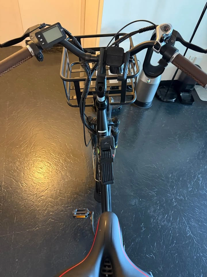 isinwheel Electric Bike – Excellent Condition - photo 3