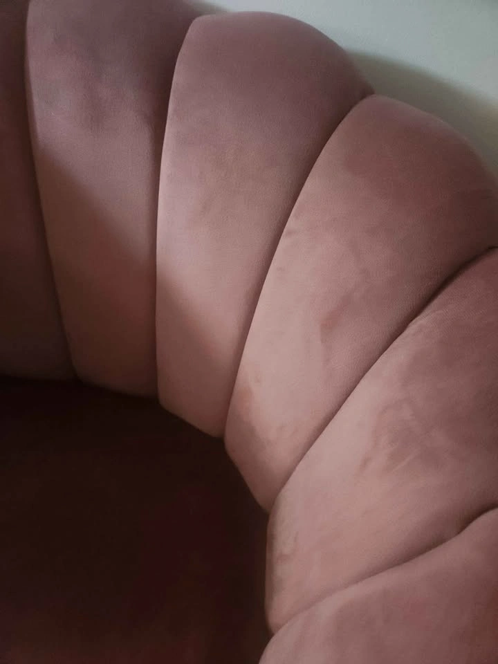 Pink Velvet Scallop Accent Chair - photo 3