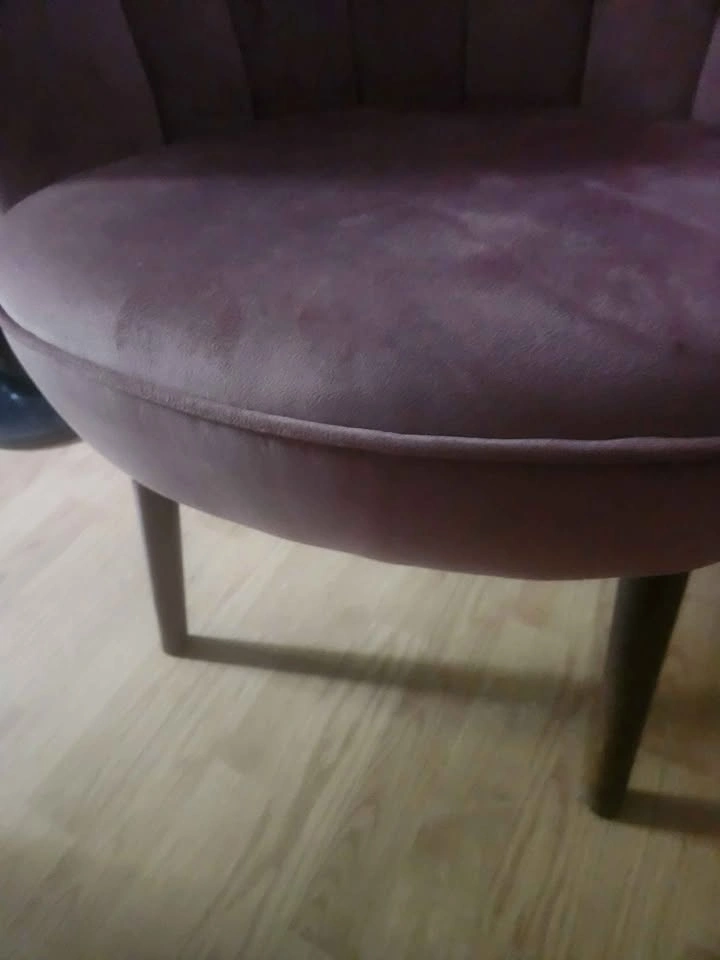 Pink Velvet Scallop Accent Chair - photo 4