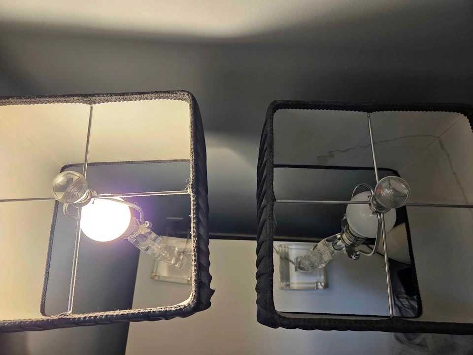 Pair of Modern Black & Clear colored lamps - photo 5