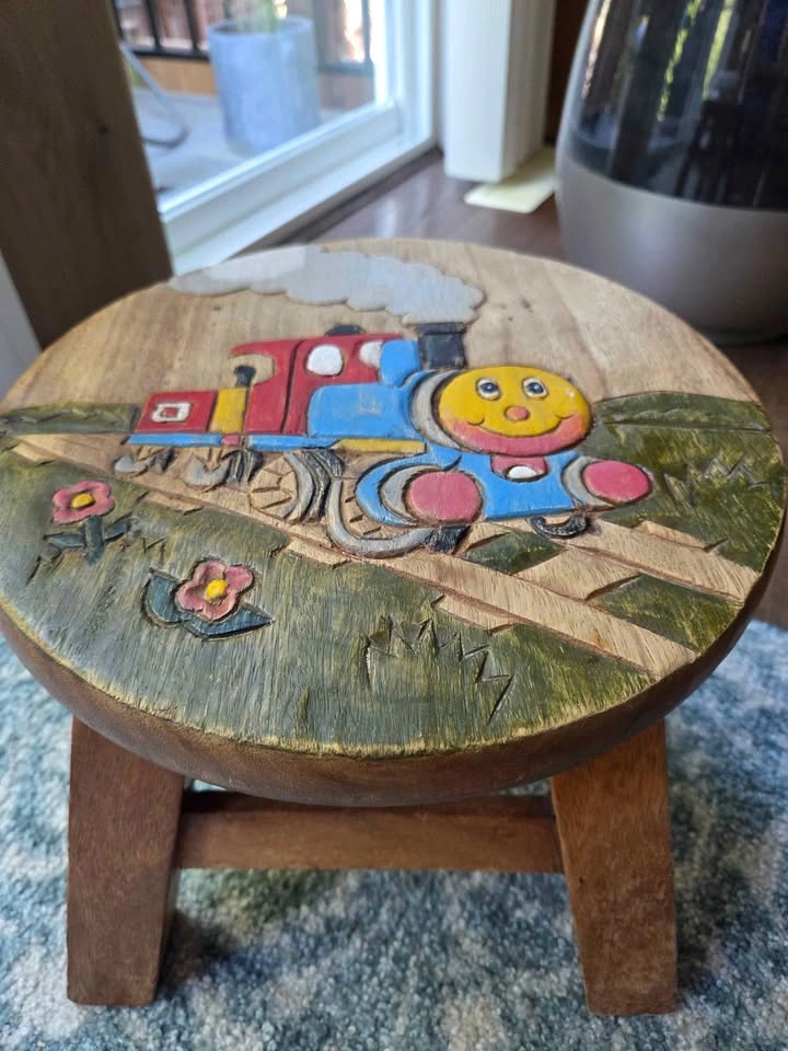 Hand-Carved Thomas the Train Wooden Stool – Rare Find! - photo 4