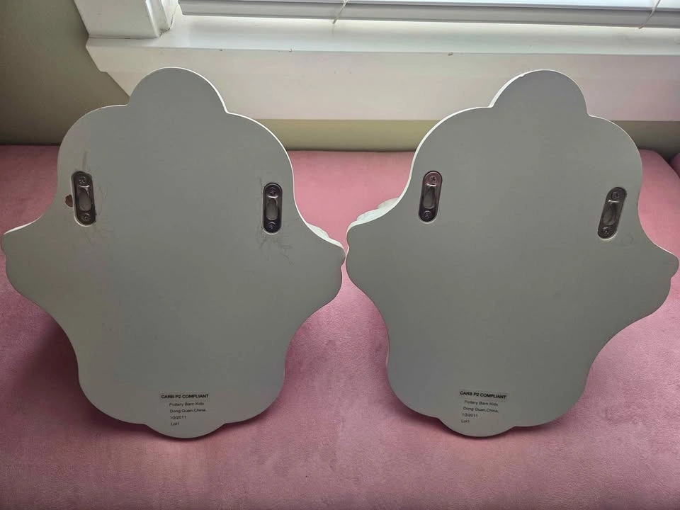 Set of 2 Pottery Barn Kids Antique White Scalloped Wall Shelves - photo 3
