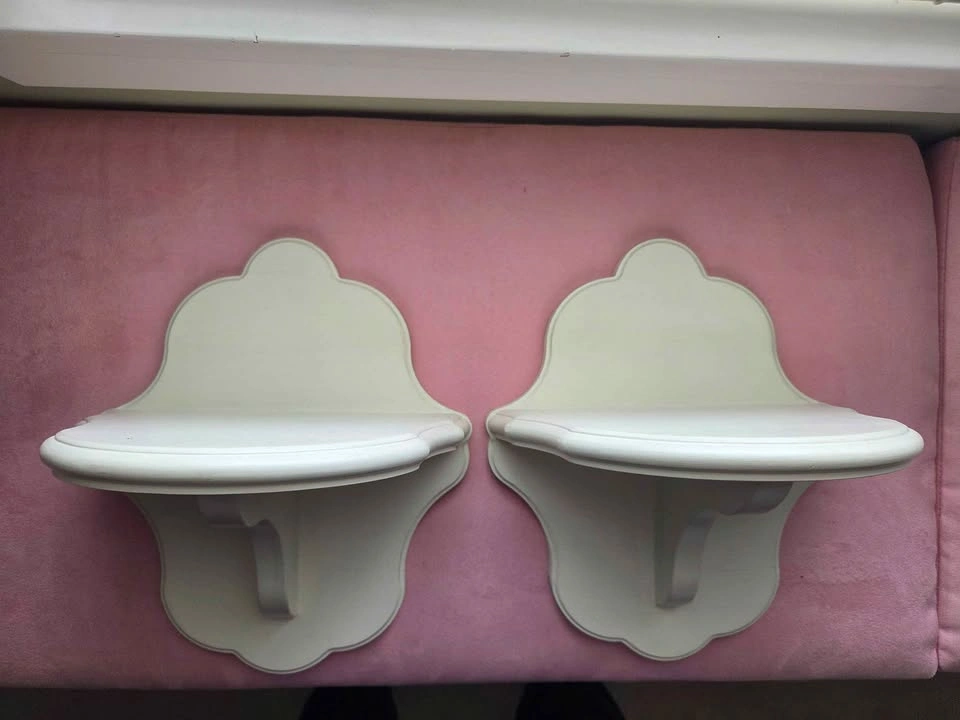 Set of 2 Pottery Barn Kids Antique White Scalloped Wall Shelves - photo 5