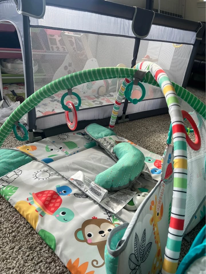 Baby Activity Play Mat + Ball Pit Playpen – Excellent Condition - photo 3