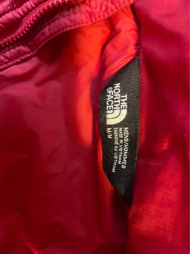 The North Face red quilted jacket Men's Medium - photo 2