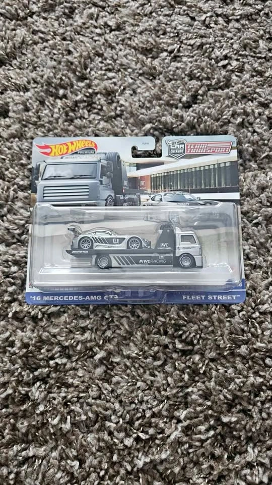 Mercedes Team Transport Hotwheels