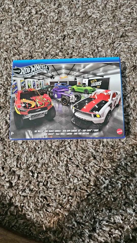 Hot Wheels 2026 Legends Tour Exclusive Silver Series 6-pack