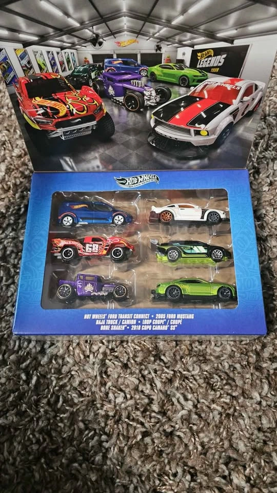 Hot Wheels 2026 Legends Tour Exclusive Silver Series 6-pack - photo 3